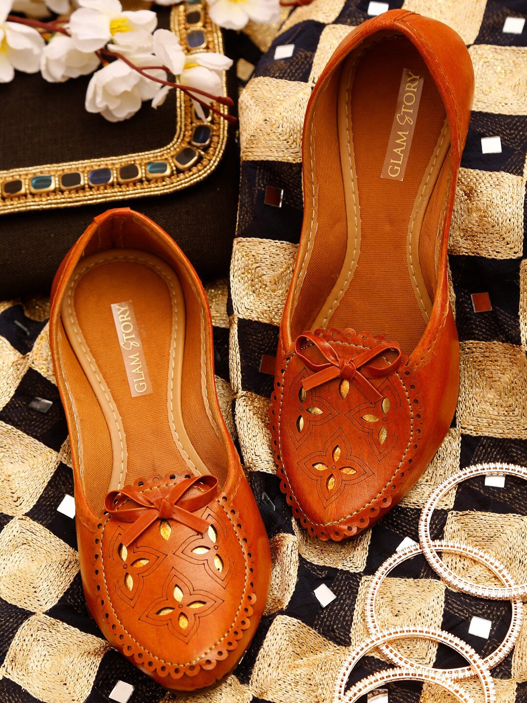 

GLAM STORY Women Brown Bows Flats