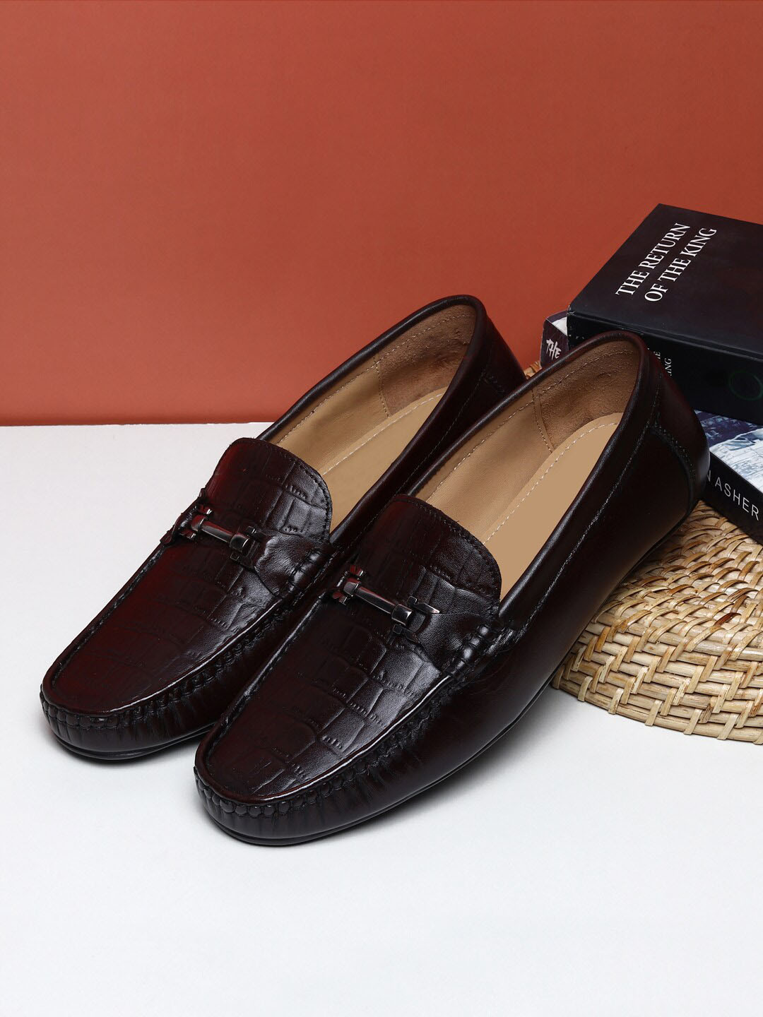 

Teakwood Leathers Men Brown Textured Leather Loafers
