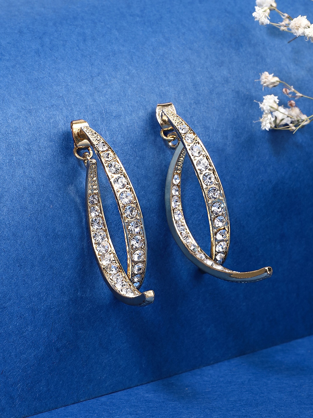 

Unwind by Yellow Chimes Gold-Toned Contemporary Studs Earrings