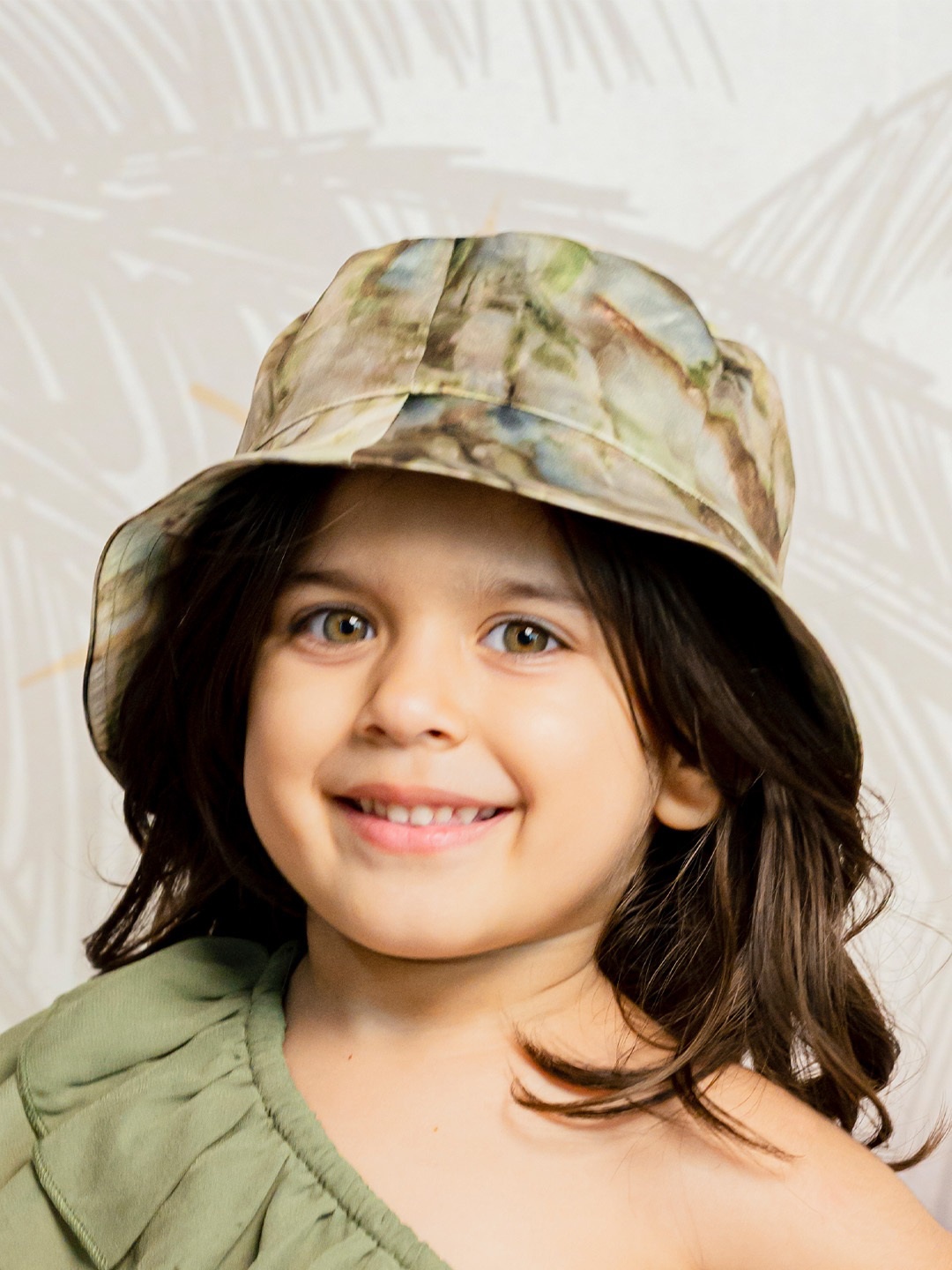 

HAIR DRAMA CO. Girls Green Marble Printed Satin Bucket Hat