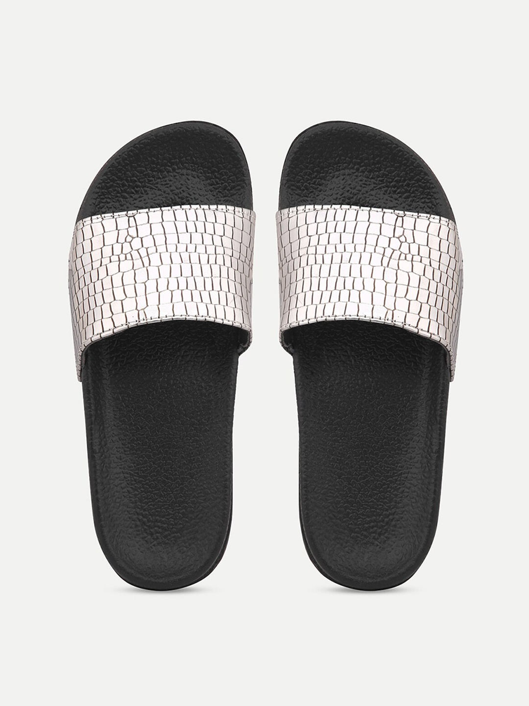 

AMACLASS Women Silver-Toned & Black Sliders