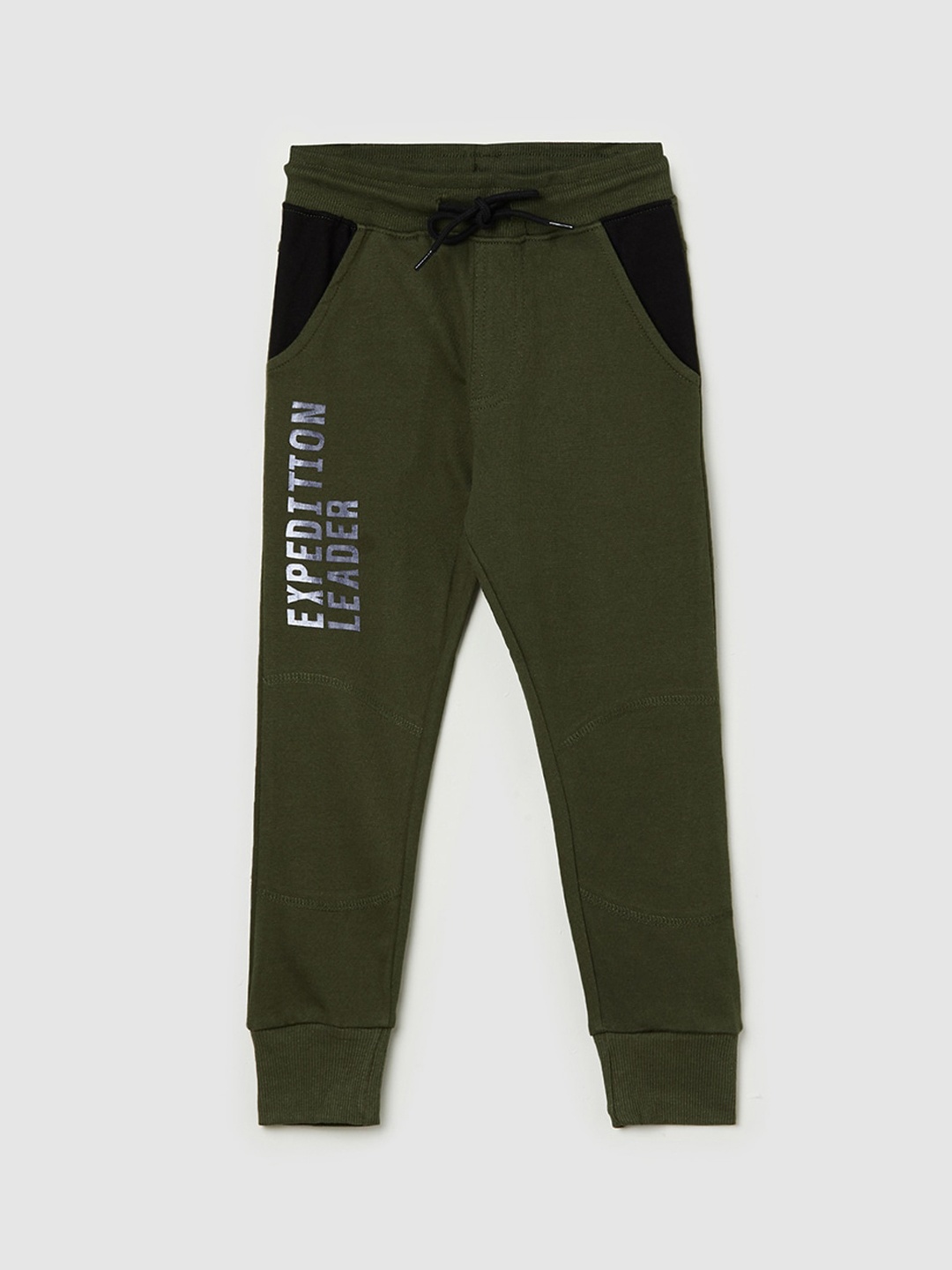 

Max Boys Green Solid Cotton Joggers