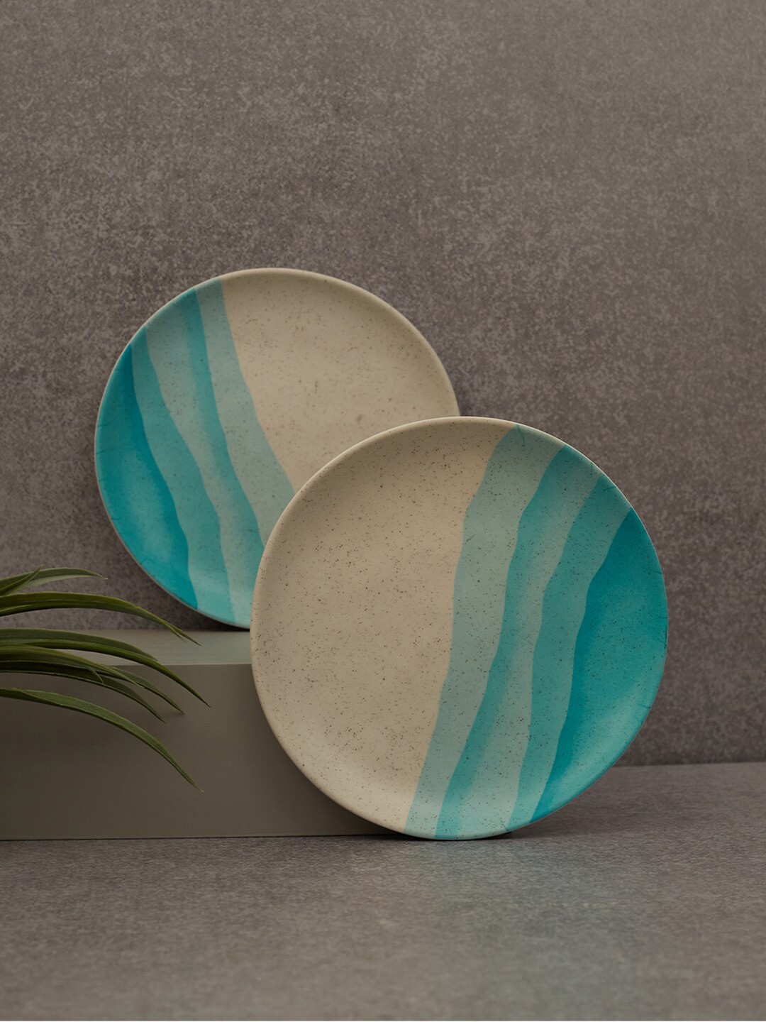 

HomeTown Blue & Cream-Coloured 4 Pieces Textured Melamine Glossy Plates