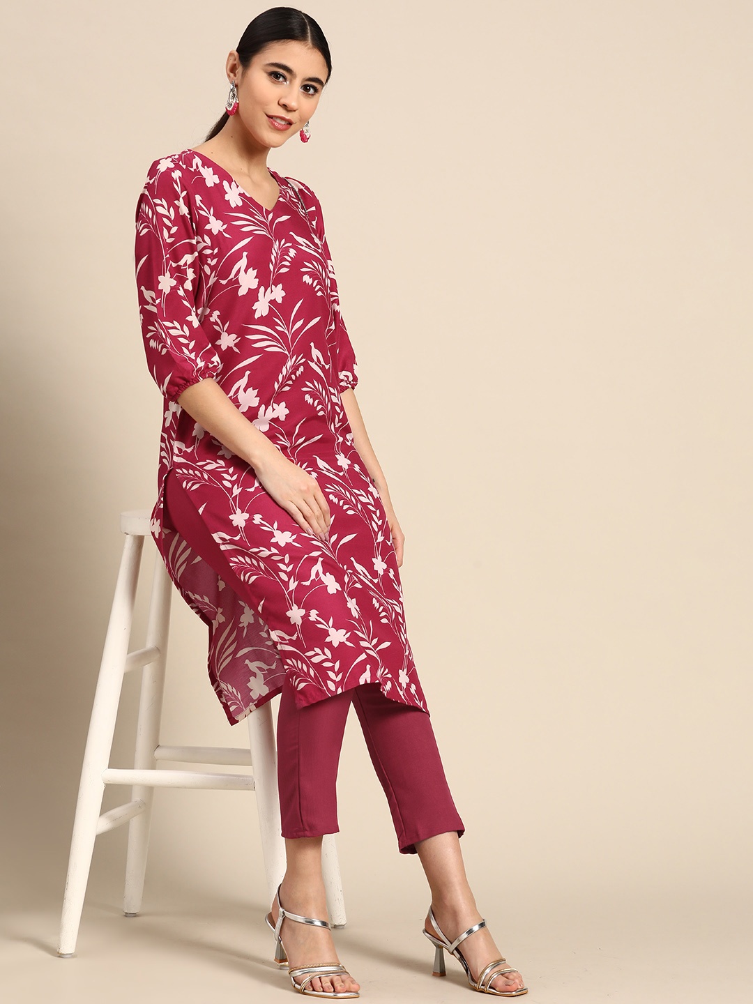 

Anouk Women Floral Printed Kurta with Trousers, Fuchsia