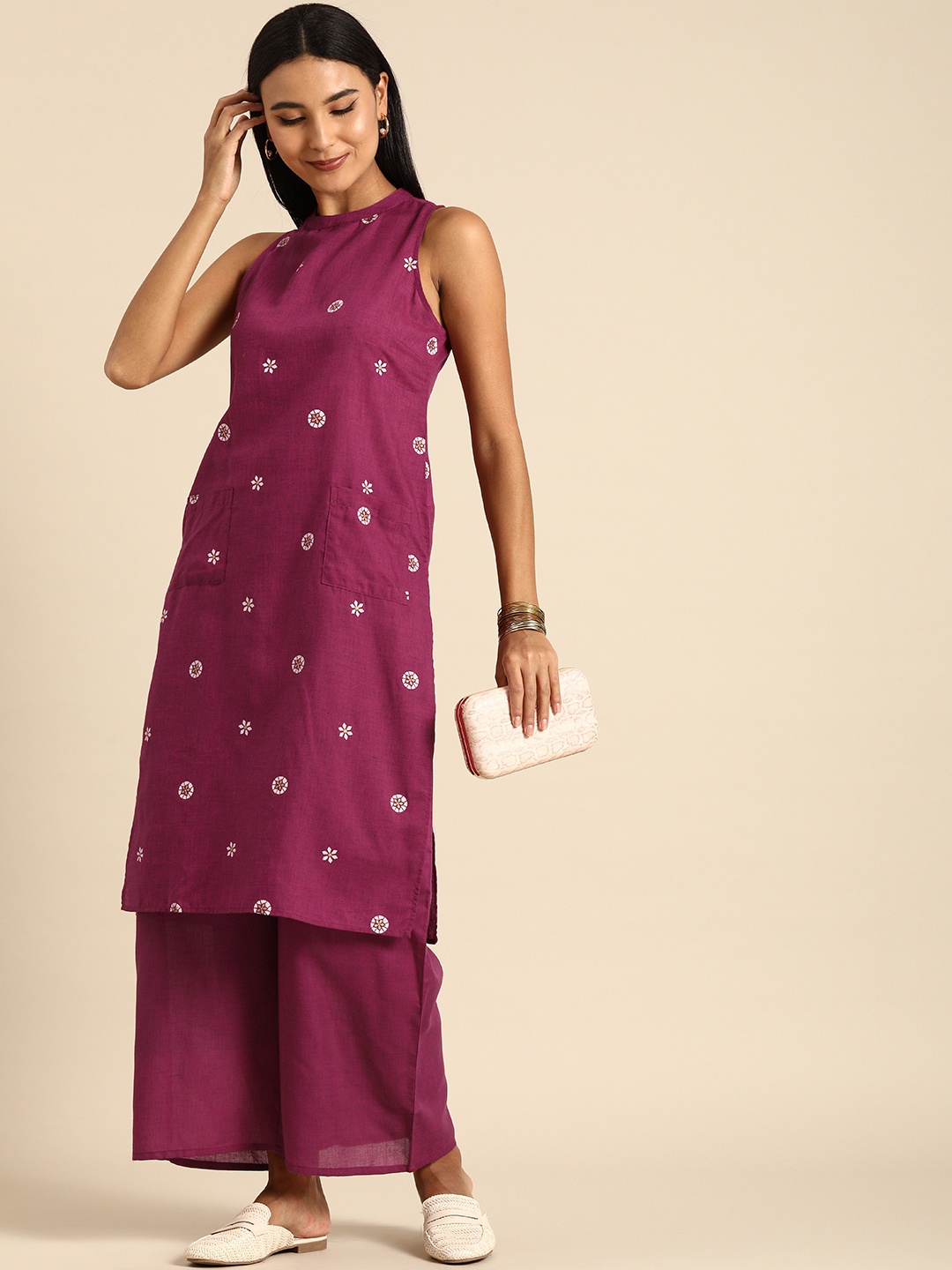 

Anouk Women Fuchsia Pink & White Ethnic Motifs Print Band Collar Straight Kurta & Palazzos