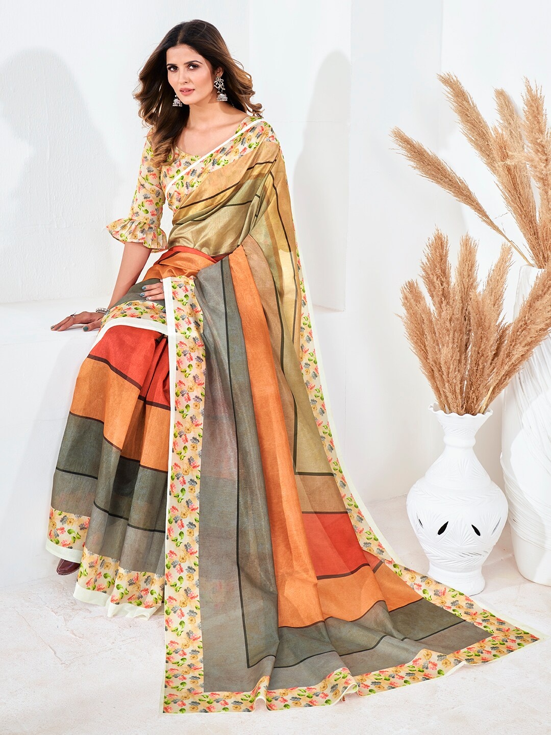 

SHOPGARB Beige & Grey Floral Saree