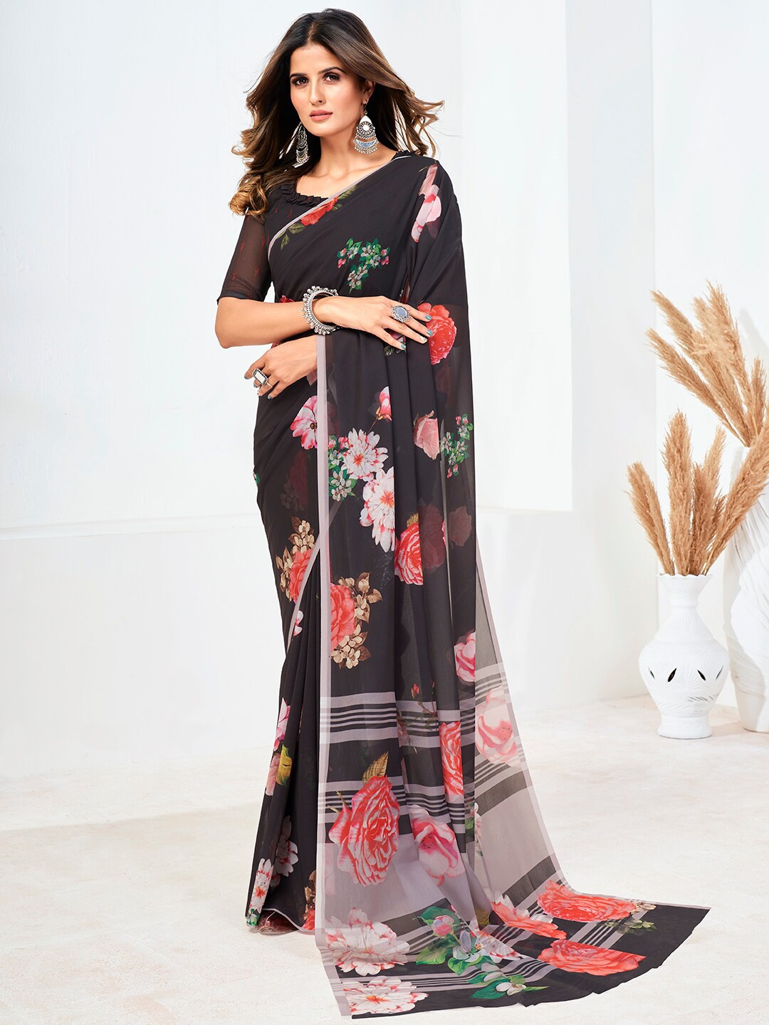 

SHOPGARB Black & Red Floral Saree