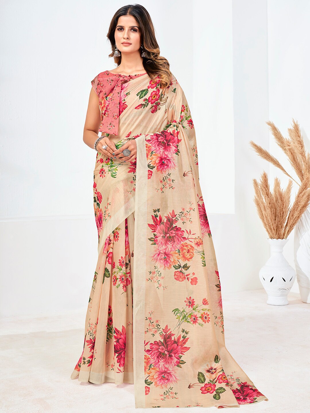

SHOPGARB Women Beige & Green Georgette Floral Saree