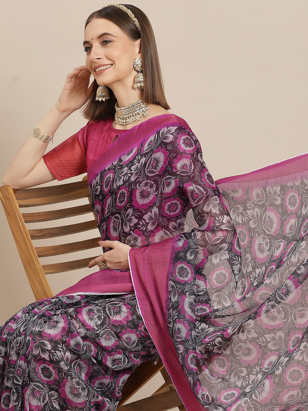 

Mitera Pink & White Floral Linen Blend Block Print Saree