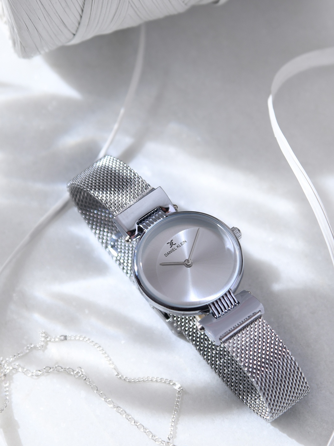 

Daniel Klein Women Silver-Toned Analogue Watch DK11407-4
