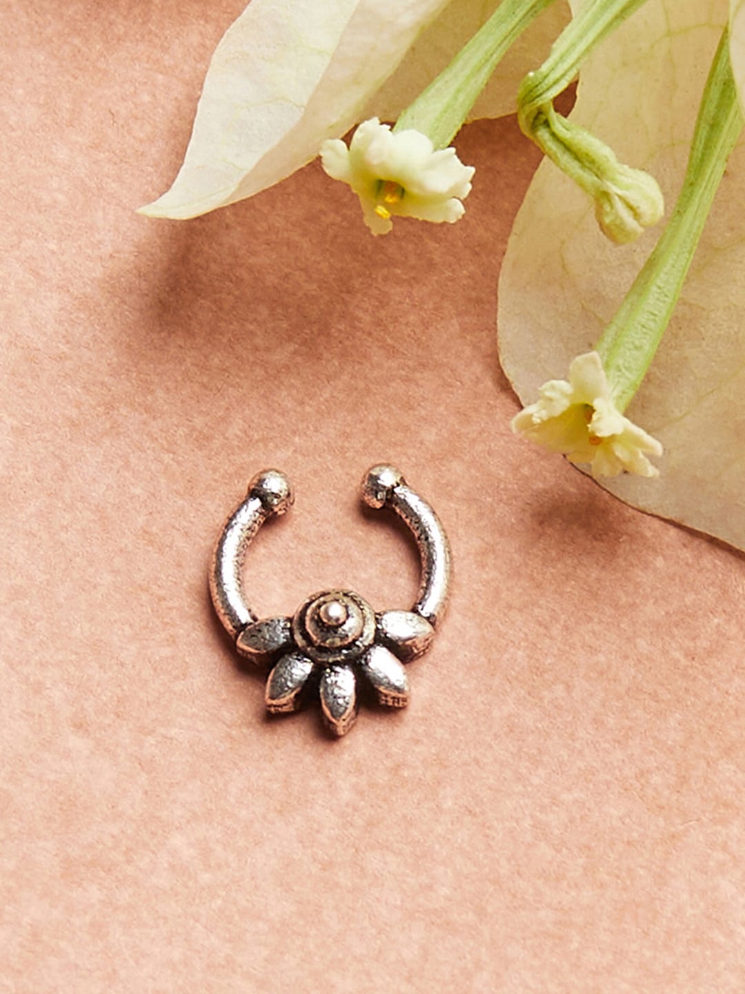 

Voylla Silver Coloured Silver-Plated Oxidised Nose Ring