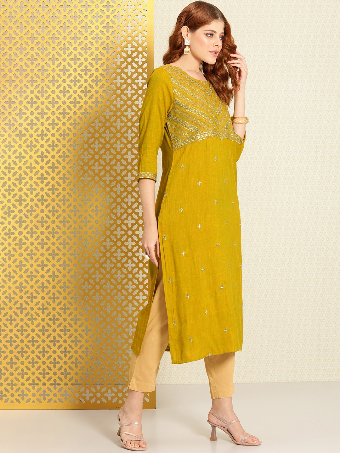

House of Pataudi Women Embroidered Rozana Kurta With Sequins Detailing, Green