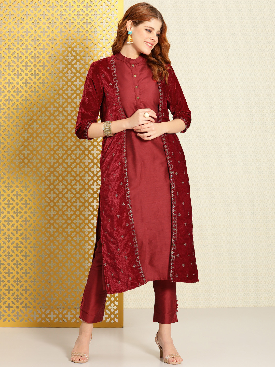 

House of Pataudi Women Solid Jashn Kurta with Trousers And Velvet Embroidered Jacket, Maroon