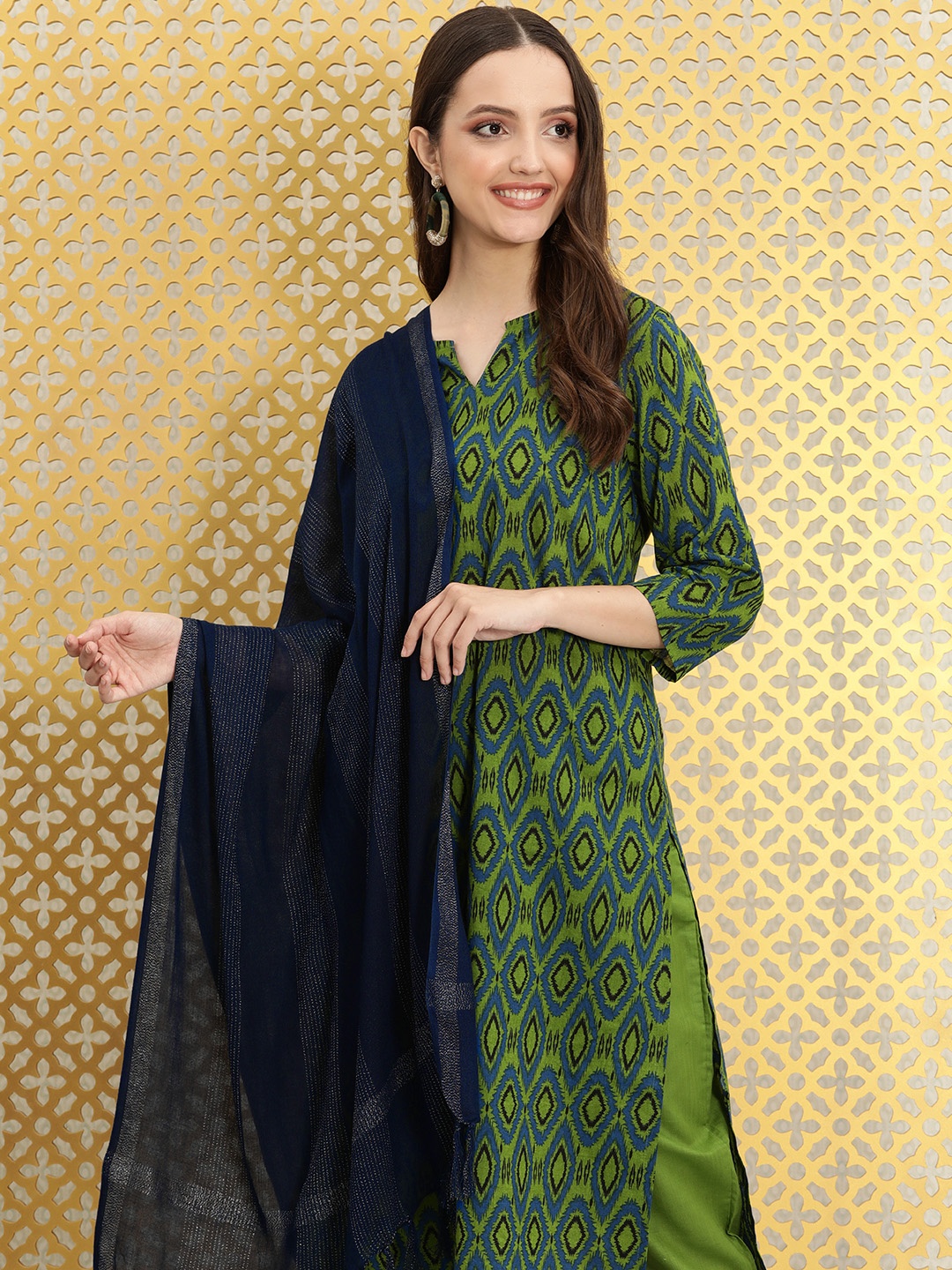 

Ode by House of Pataudi Navy Blue Striped Dupatta