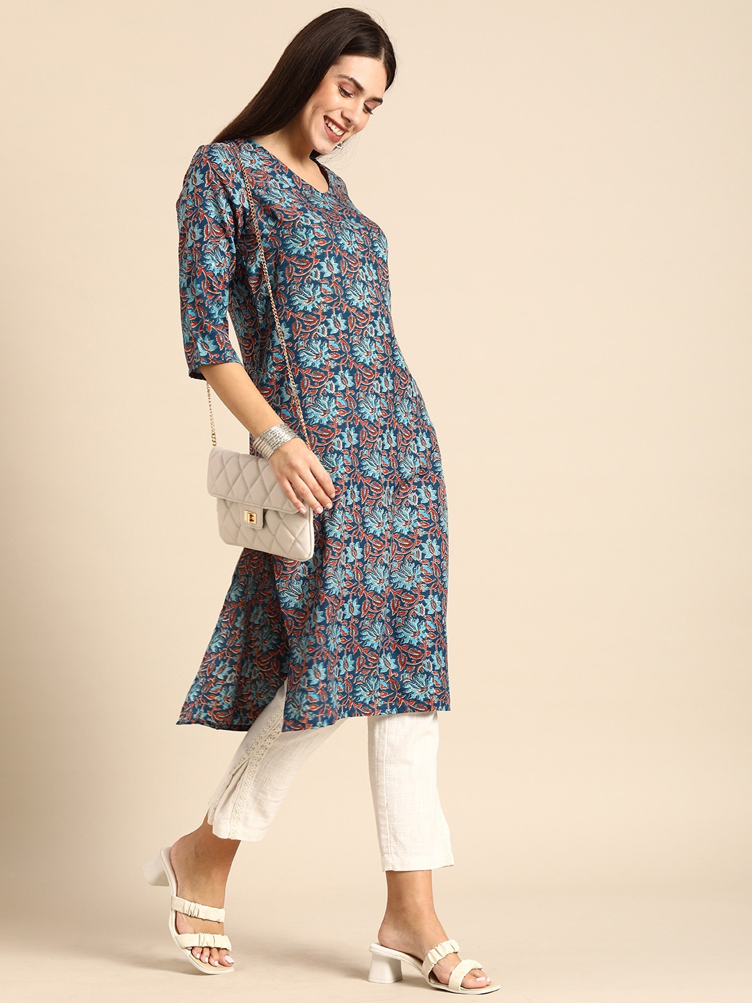 

Anouk Women Blue & Maroon Floral Printed Straight Kurta