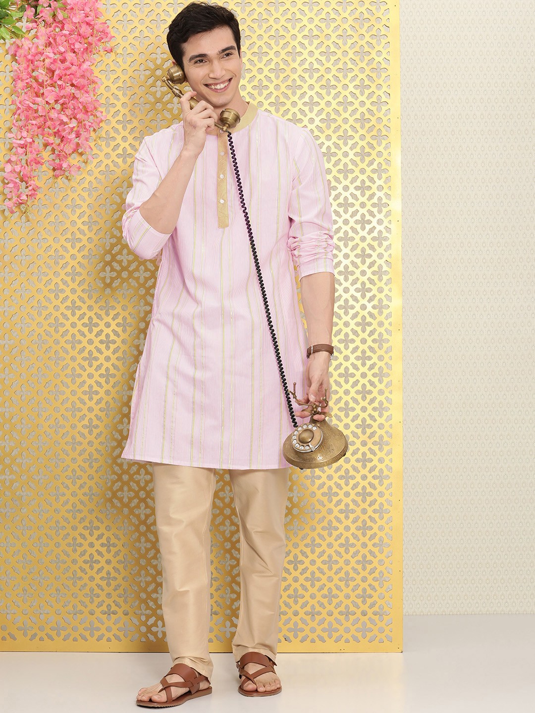 

Ode by House of Pataudi Men Pink & Yellow Striped Pure Cotton Kurta