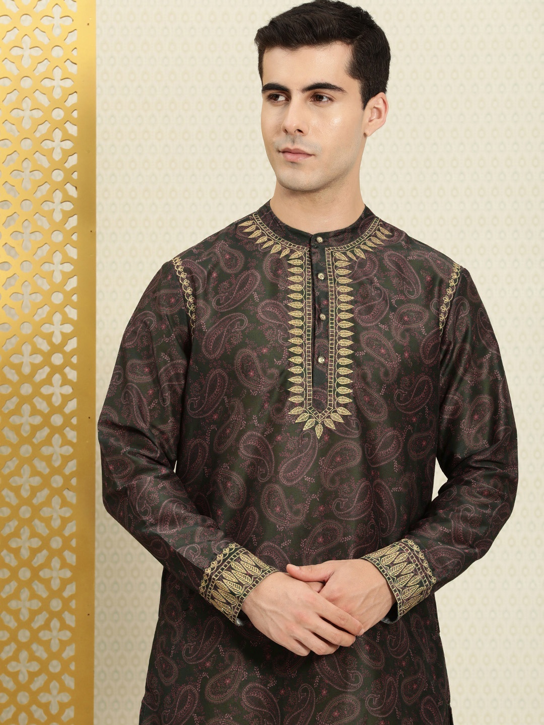 

House of Pataudi Paisley Printed Rozana Kurta With Zari Detail, Maroon