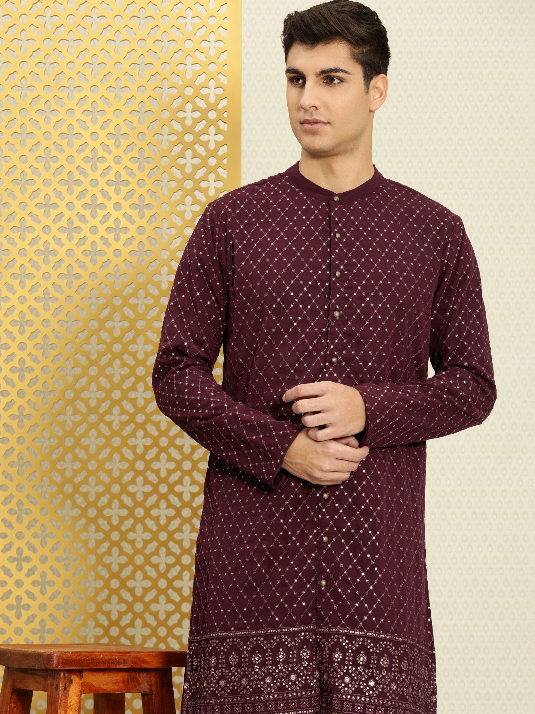 

House of Pataudi Men Embroidered Sequinned Jashn Kurta with Pyjamas, Maroon