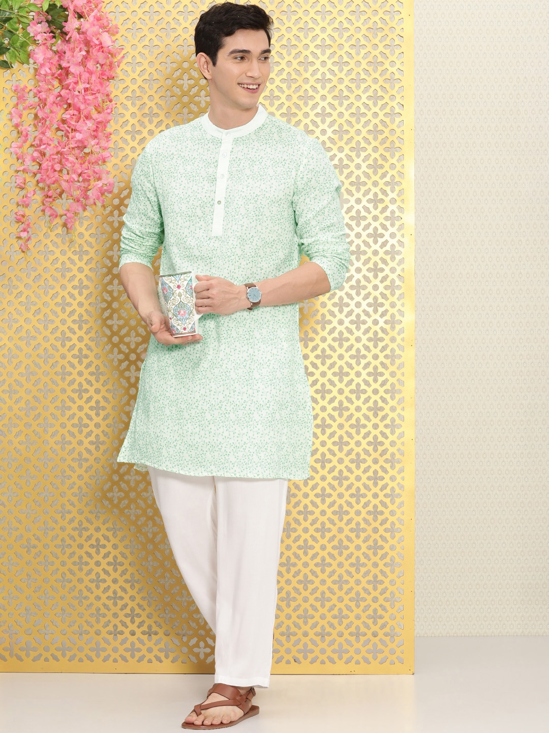 

Ode by House of Pataudi Men Green & White Ethnic Motifs Printed Pure Cotton Kurta
