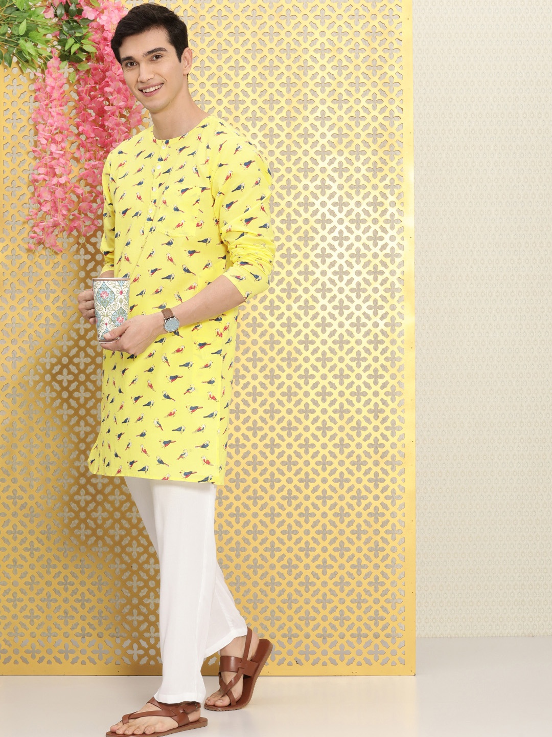 

Ode by House of Pataudi Men Yellow Quirky Printed Pure Cotton Kurta