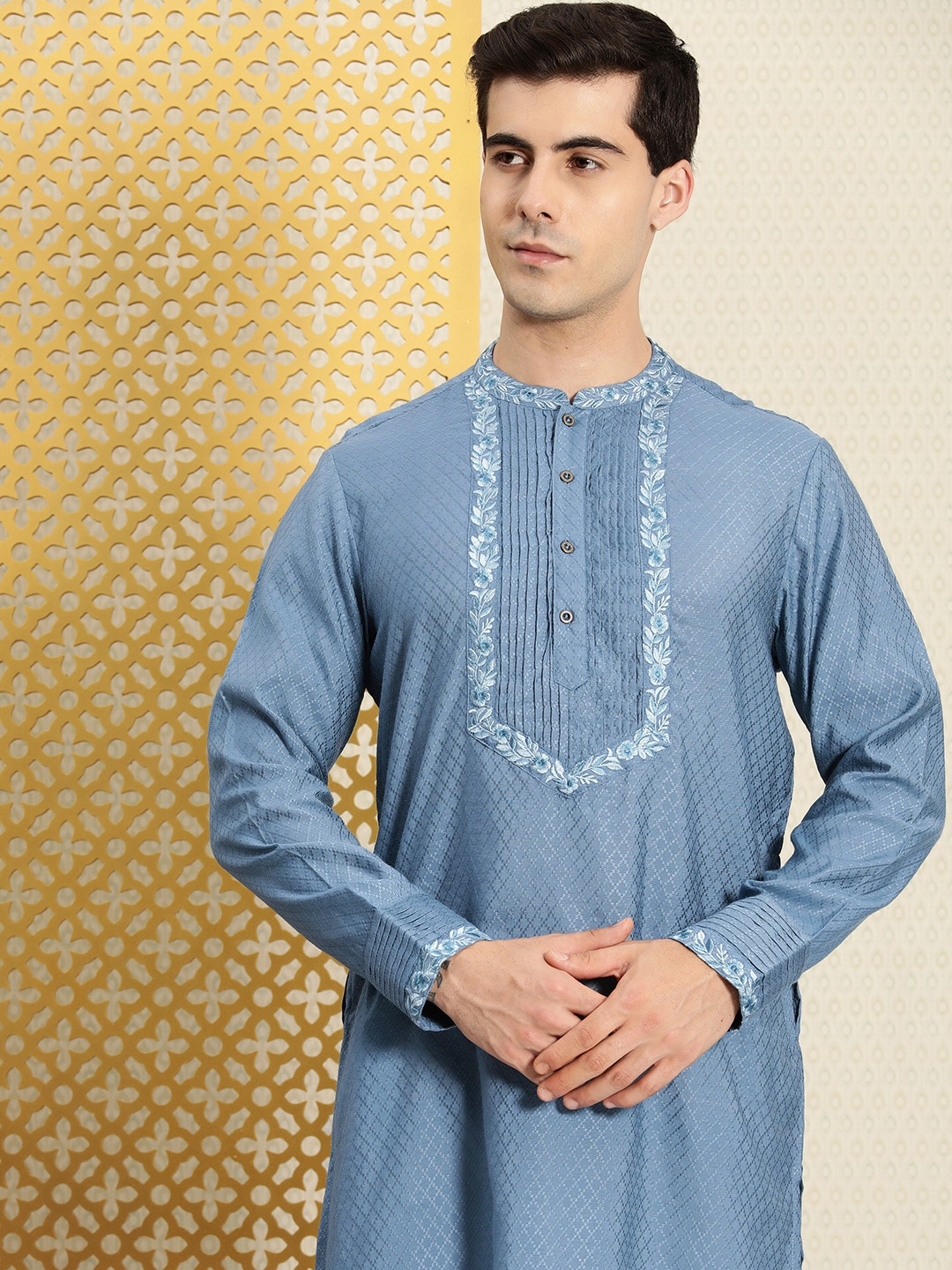 

House of Pataudi Yoke Design Thread Work Floral Jashn Kurta, Blue