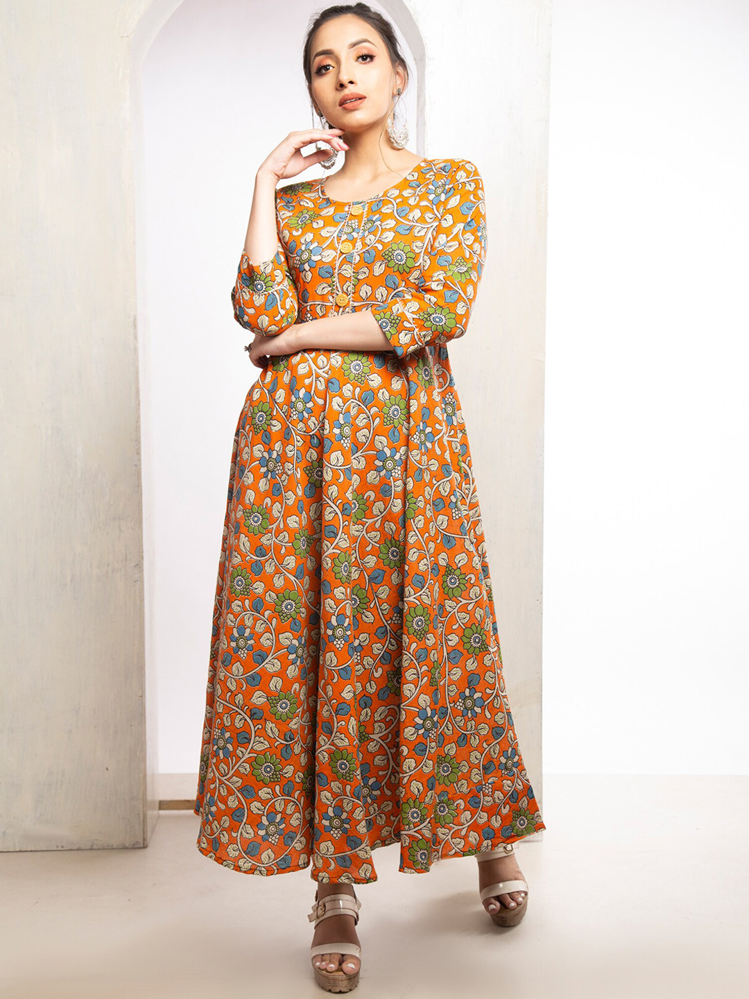 

Unnati Silks Women Orange Printed Floral Handloom Anarkali Kurta