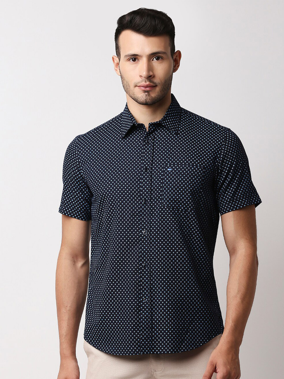 

Basics Men Navy Blue Slim Fit Printed Casual Shirt
