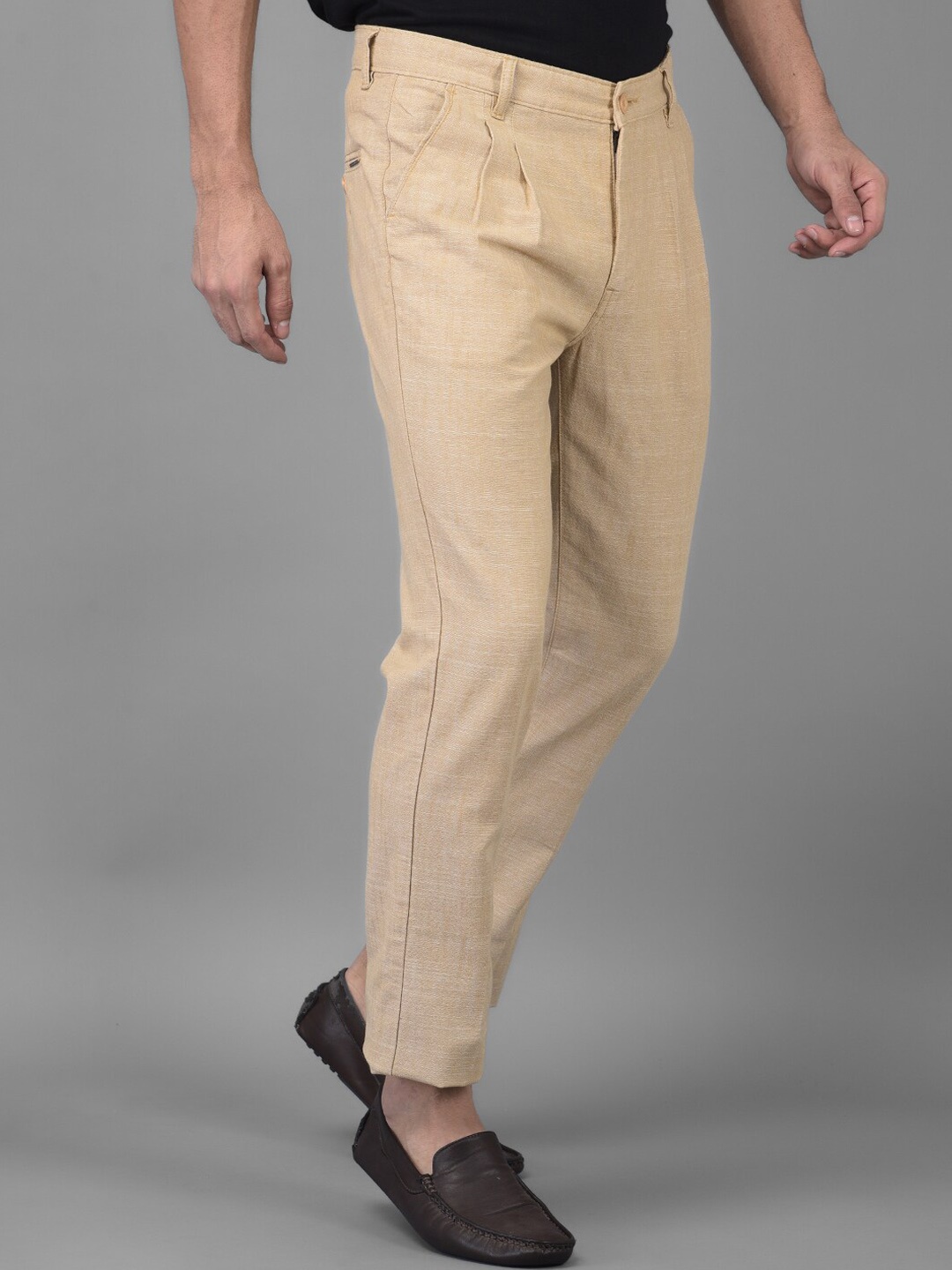 

Canary London Men Khaki Textured Smart Slim Fit Wrinkle Free Pleated Trousers