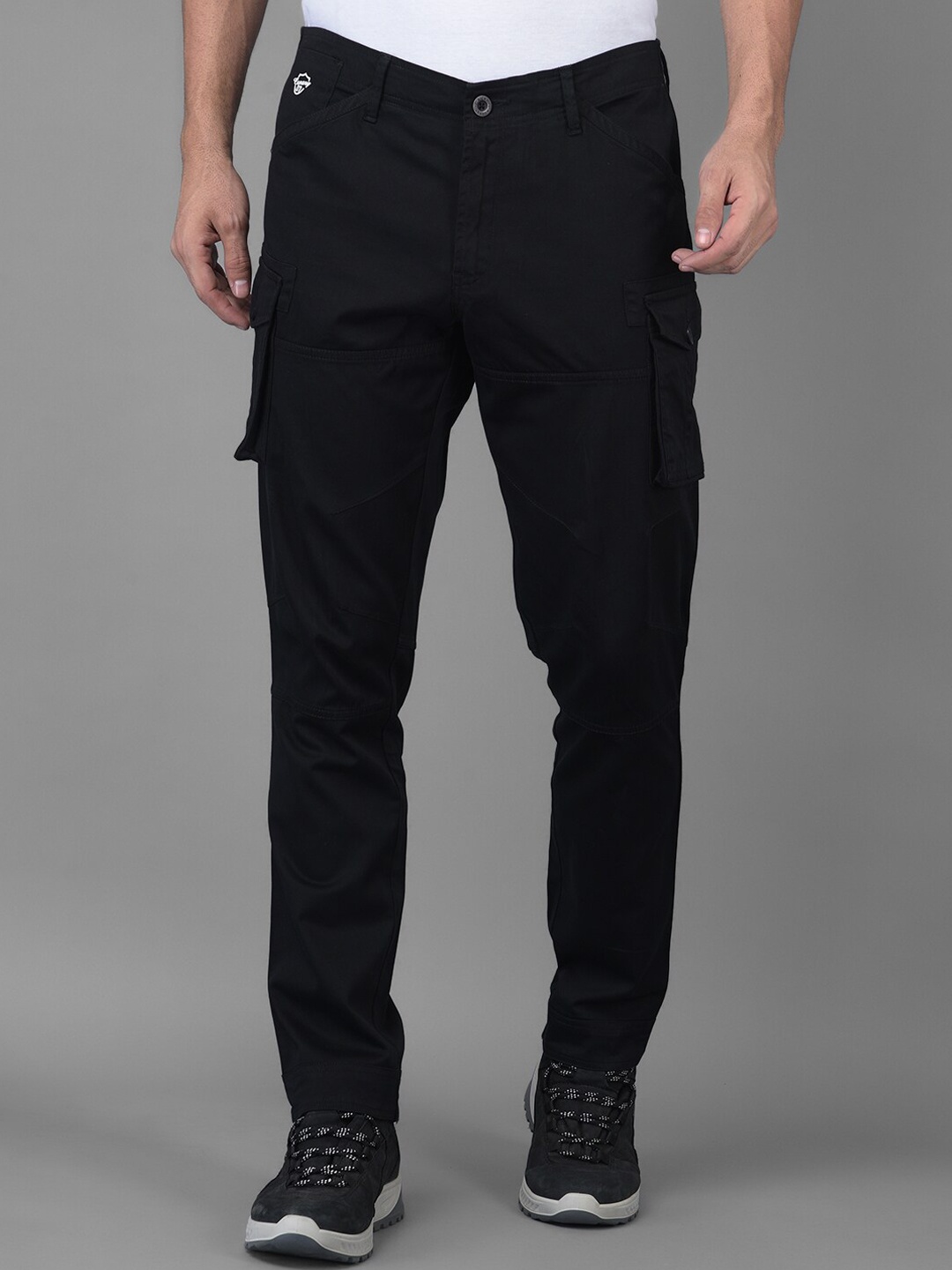 

Canary London Men Black Smart Slim Fit Cotton Wrinkle Free Cargos Trousers