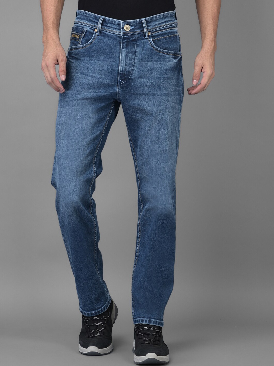 

Canary London Men Blue Smart Straight Fit Light Fade Stretchable Jeans