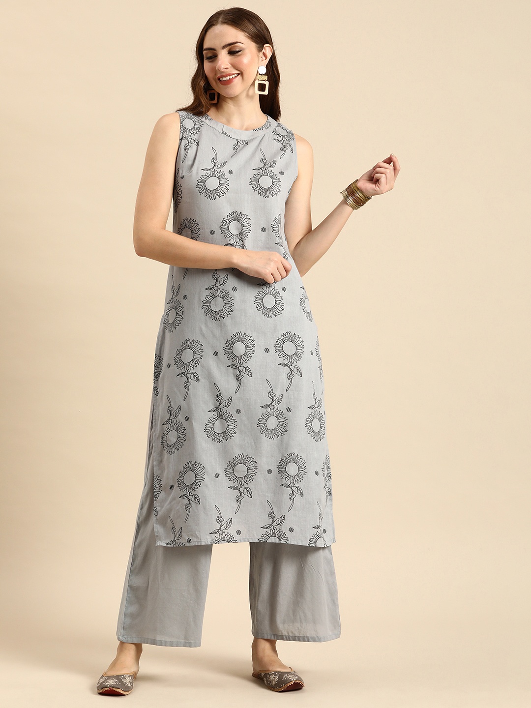 

Anouk Women Pure Cotton Printed Regular Kurta With Palazzos, Grey