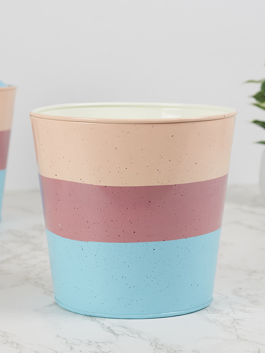 

HomeTown Unisex Pink Multi Band Metal Planters