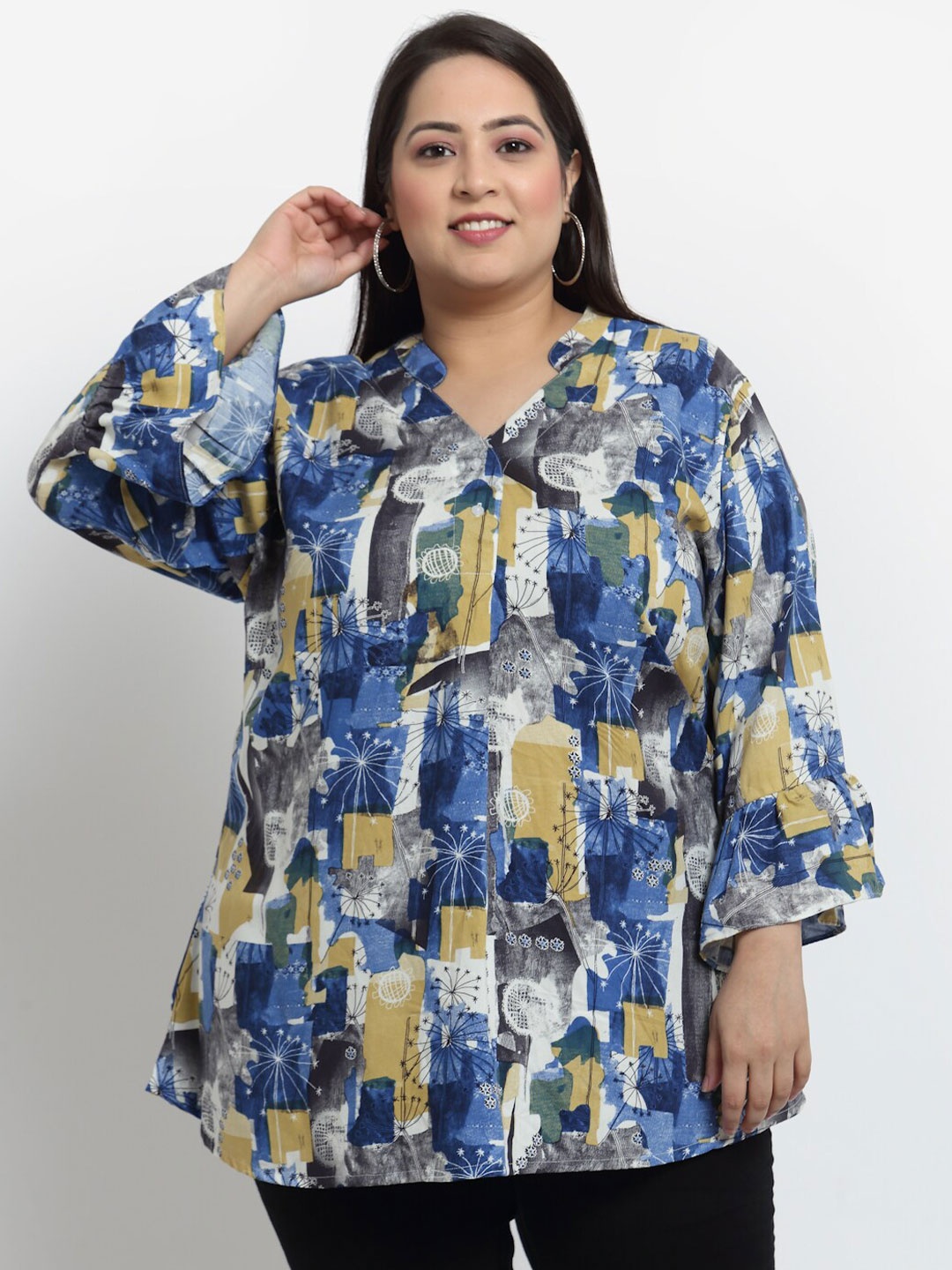 

KLOTTHE Women Blue & White Abstract Print Top