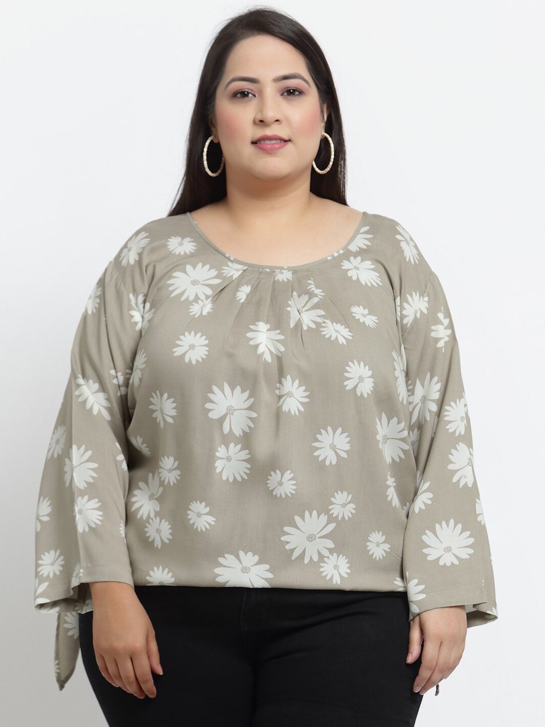 

KLOTTHE Women Grey & White Printed Top