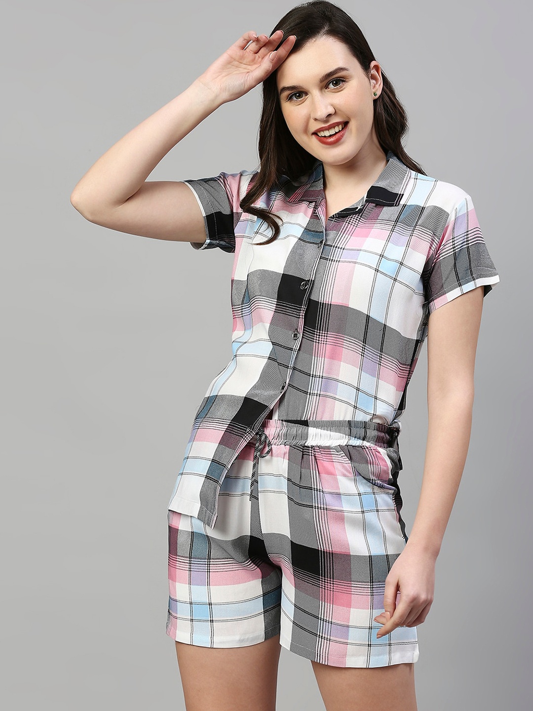 

Pretty Awesome Women Green & White Checked Night suit