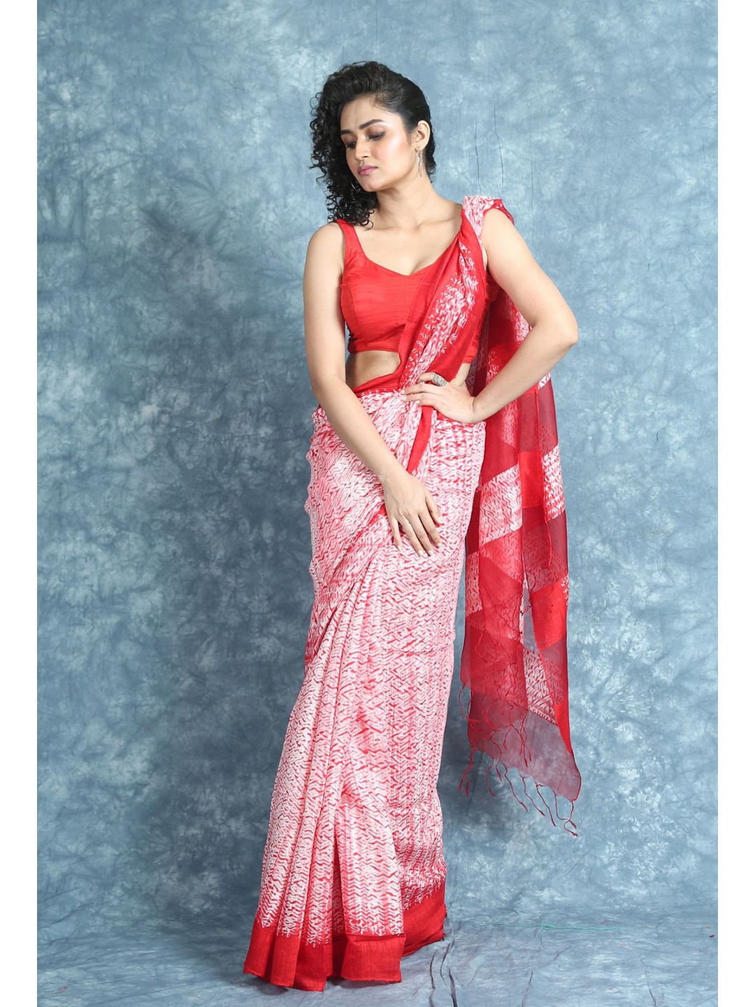 

Arhi White & Red Woven Design Pure Silk Saree