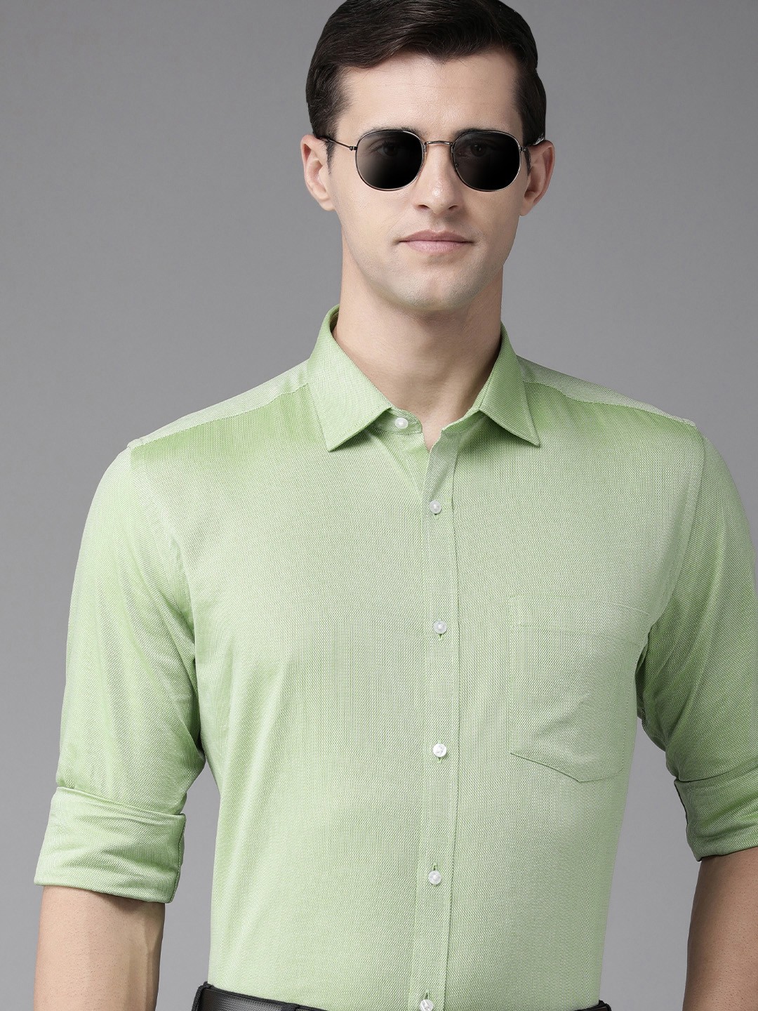 

Park Avenue Men Green Solid Slim Fit Formal Shirt