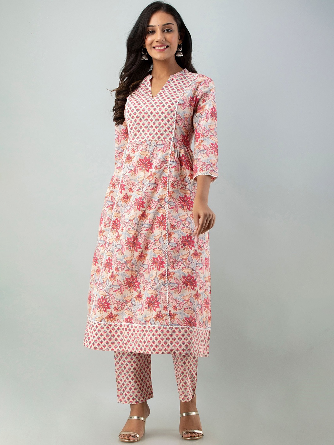 

Sutidora Women Peach-Coloured Floral Printed Panelled Pure Cotton Kurta with Trousers
