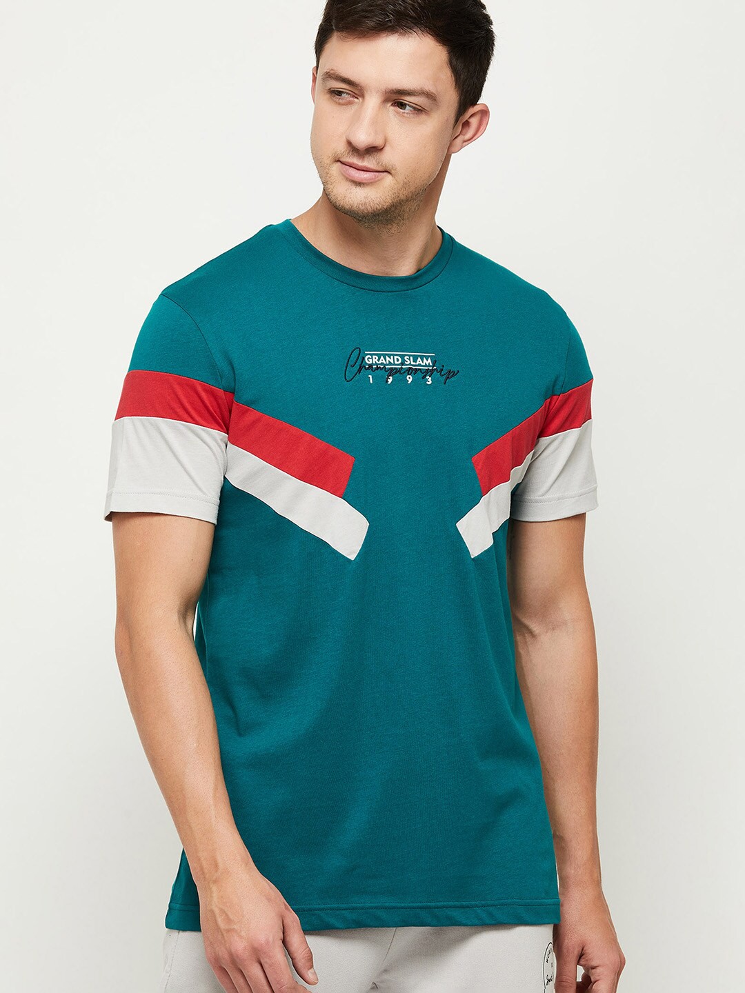 

max Men Teal Colourblocked Regular Fit T-shirt