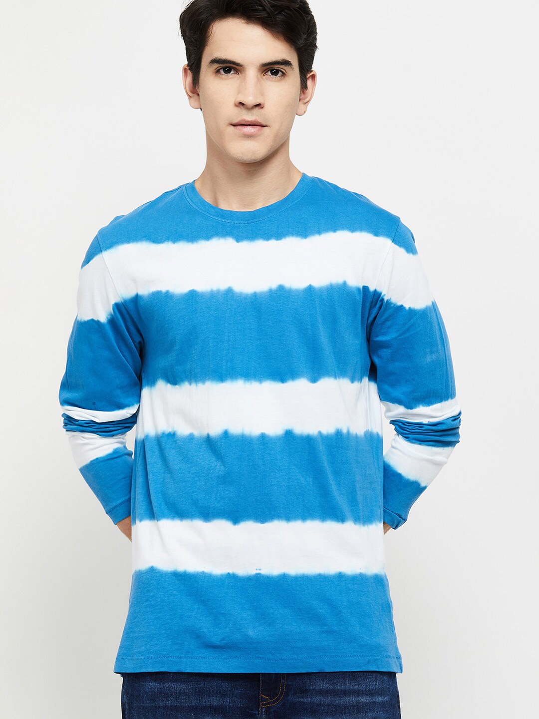 

max Men Blue & White Striped T-shirt
