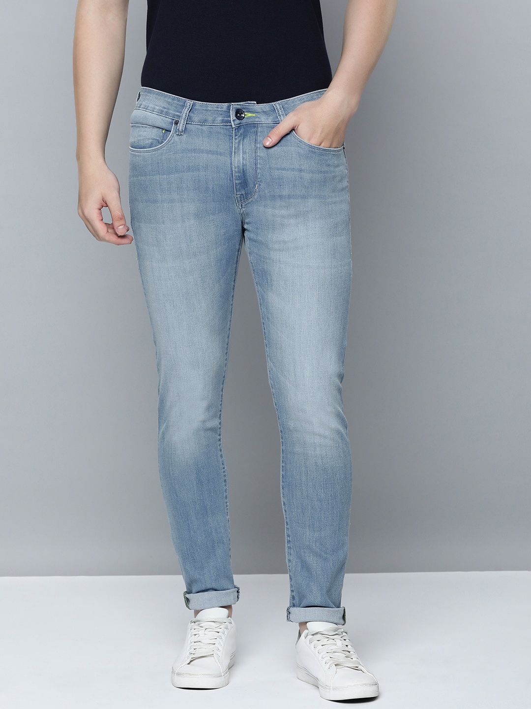 

Flying Machine Men Slim Tapered Fit Mid-Rise Light Fade Clean Look Stretchable Jeans, Blue