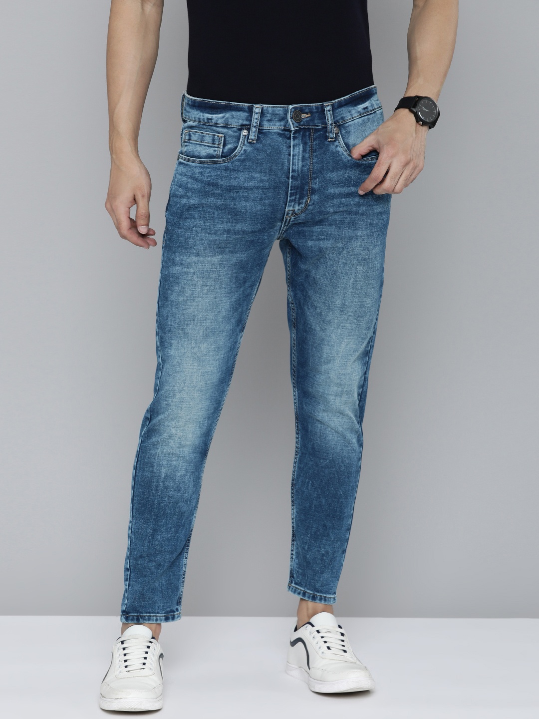

Flying Machine Men Blue Light Fade Stretchable Jeans