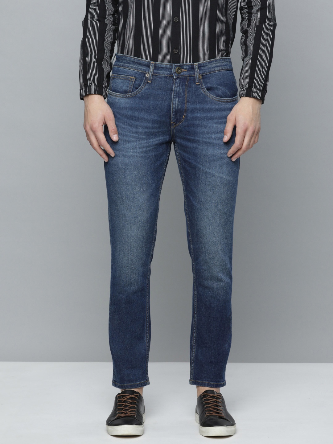 

Flying Machine Men Slim Fit Light Fade Stretchable Jeans, Blue