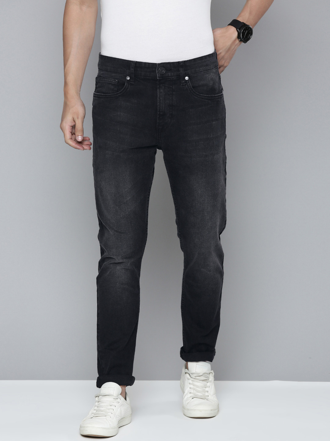 

Flying Machine Men Black Tapered Fit Light Fade Stretchable Jeans