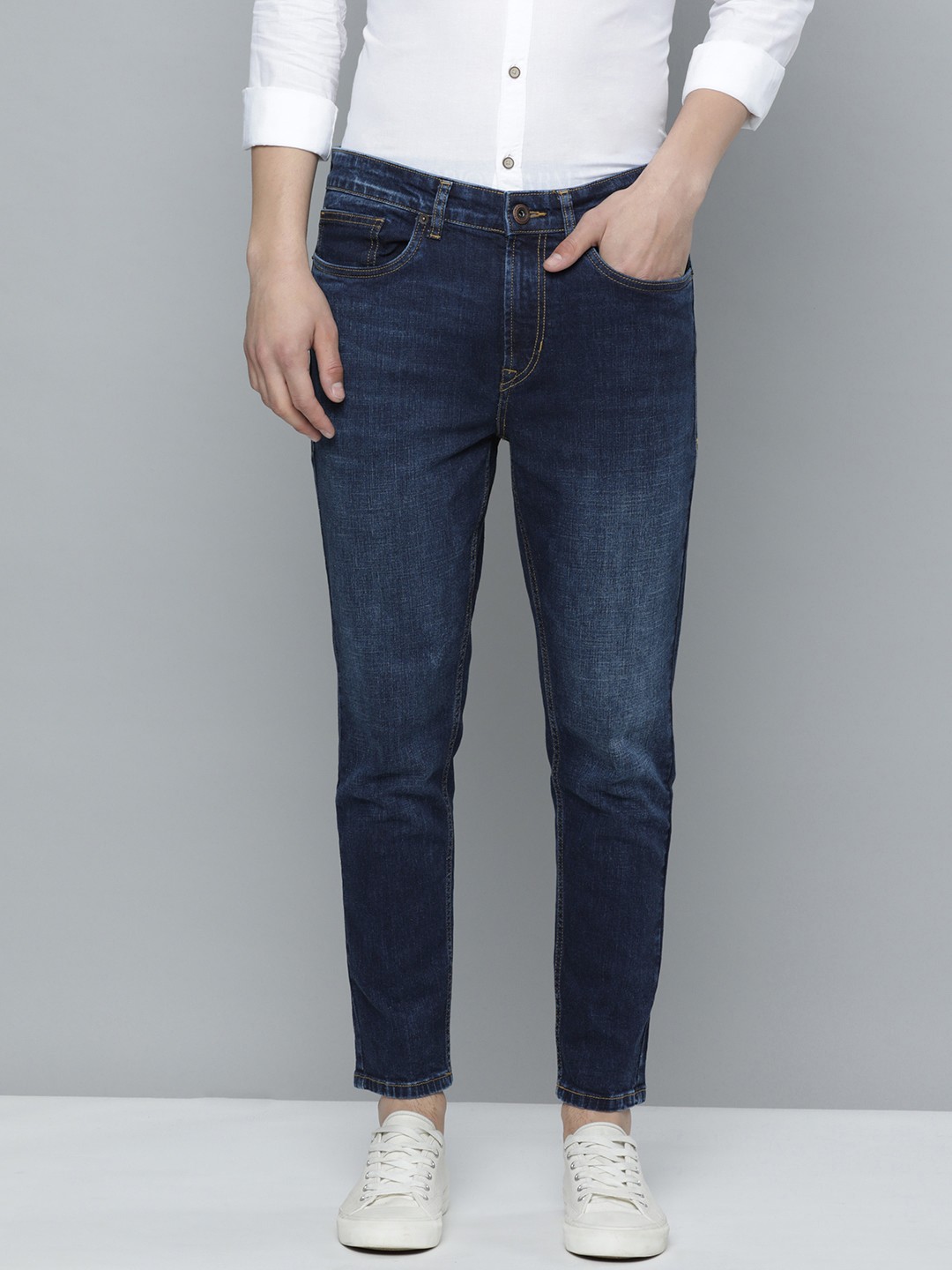 

Flying Machine Men Heavy Fade Stretchable Jeans, Blue
