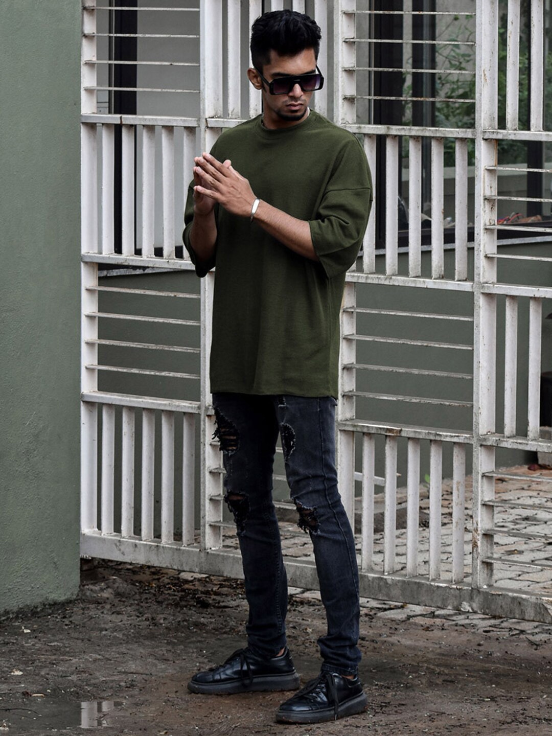 

Powerlook Men Olive Green Solid Oversize T-shirt