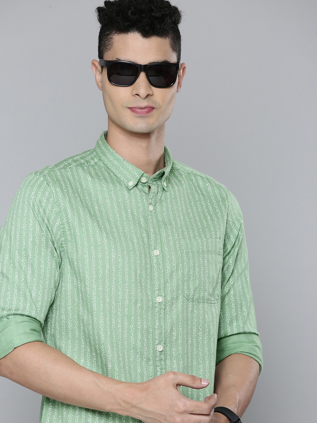 Flying Machine Men Green Slim Fit Striped Pure Cotton Casual Shirt