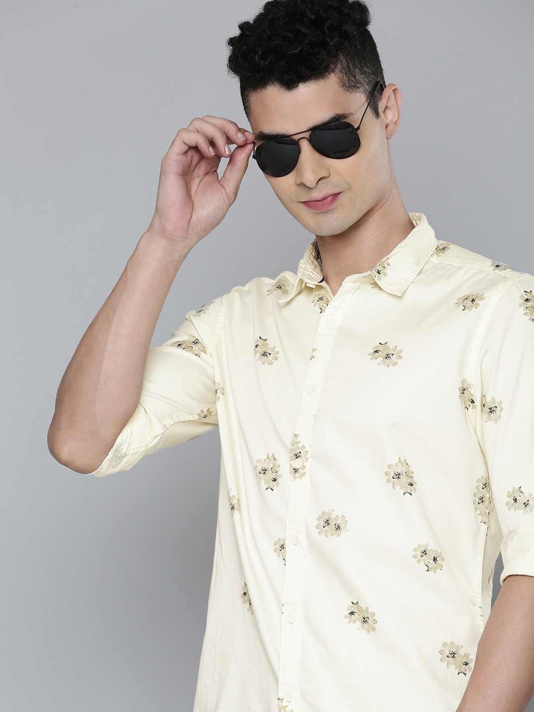 

Flying Machine Spread Collar Floral Print Satin Casual Shirt, Beige