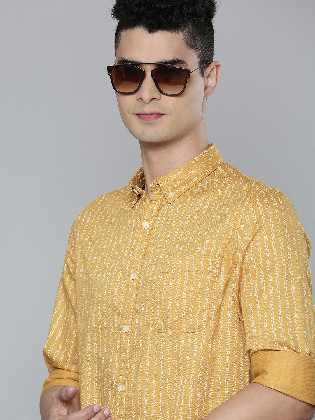 

Flying Machine Men Yellow Slim Fit Striped Pure Cotton Casual Shirt