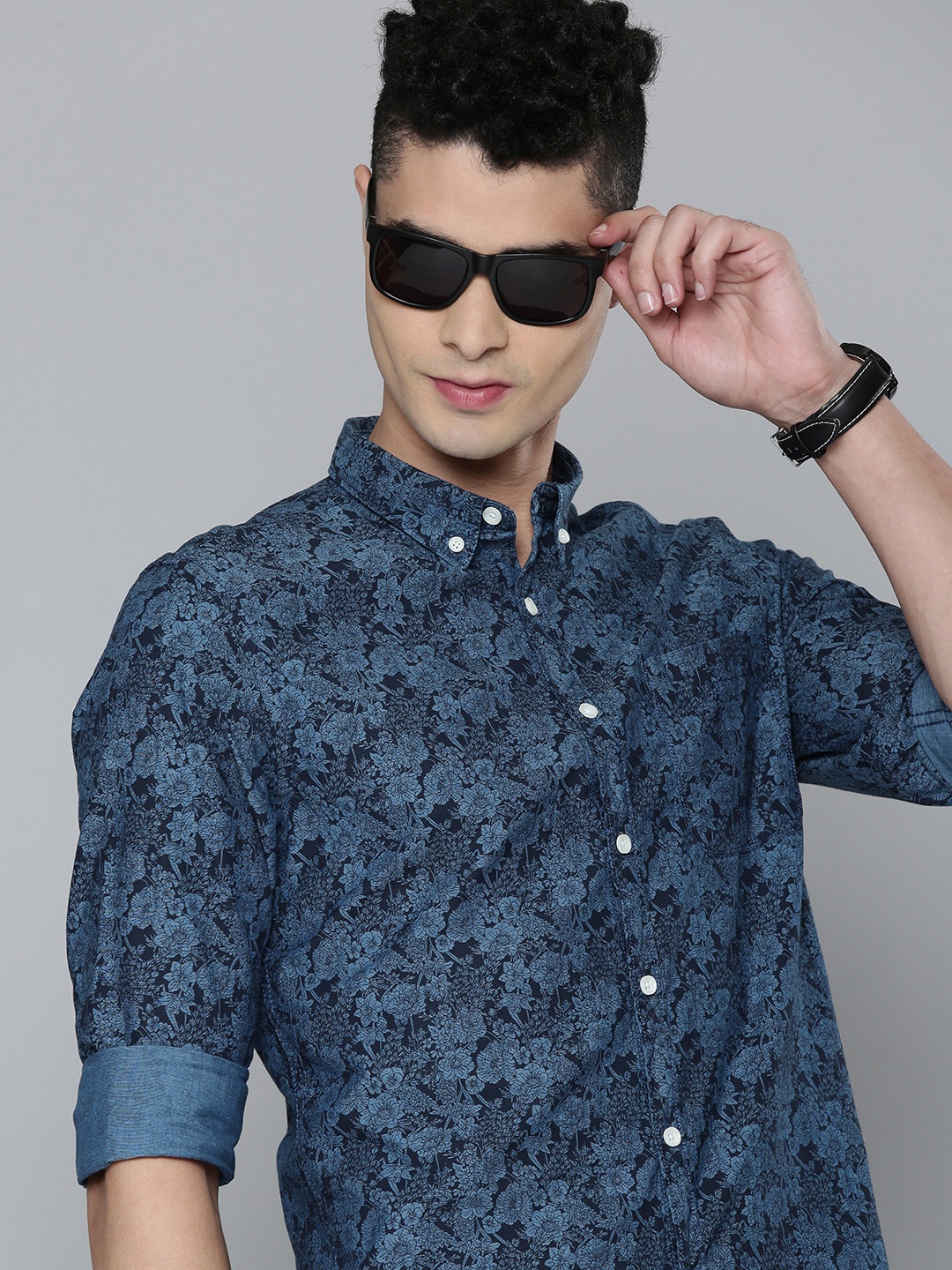 

Flying Machine Men Navy Blue Slim Fit Floral Printed Pure Cotton Casual Shirt